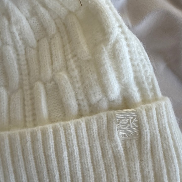 Calvin Klein adult Cream Hat - Picture 2 of 2